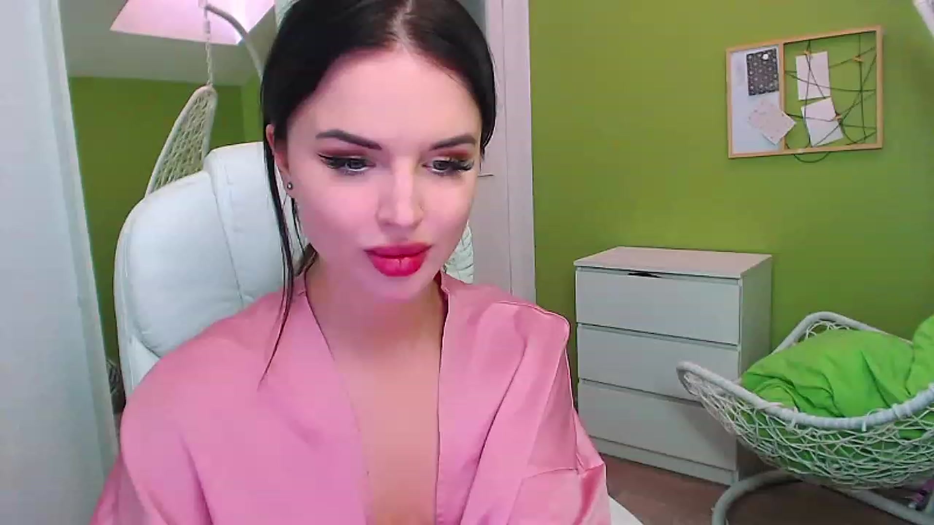 Gallery image thumbnail from JenniferMoris's myfreecams stream on, 01/31/2023, 12:52 image 19 of 20