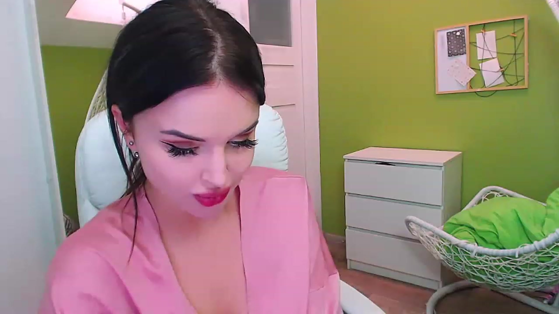Gallery image thumbnail from JenniferMoris's myfreecams stream on, 01/31/2023, 12:52 image 11 of 20