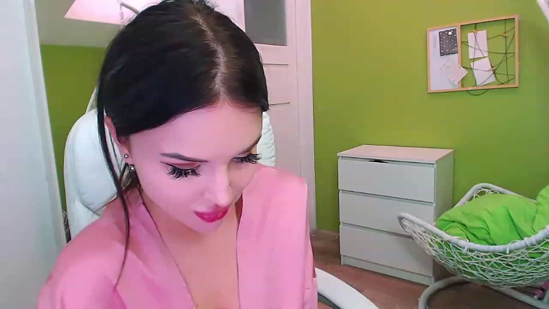 Gallery image thumbnail from JenniferMoris's myfreecams stream on, 01/31/2023, 12:52 image 17 of 20