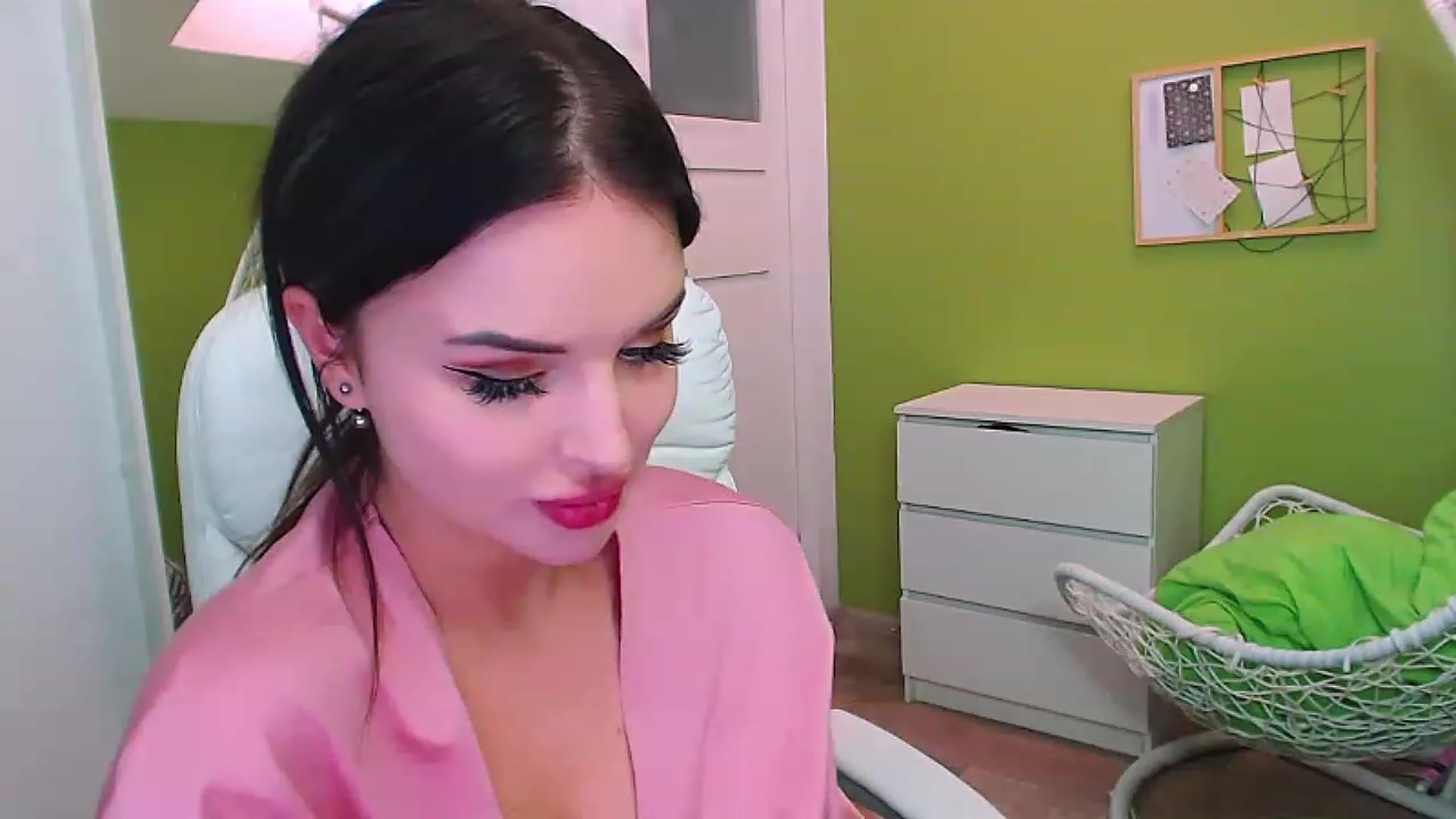 Gallery image thumbnail from JenniferMoris's myfreecams stream on, 01/31/2023, 12:52 image 7 of 20