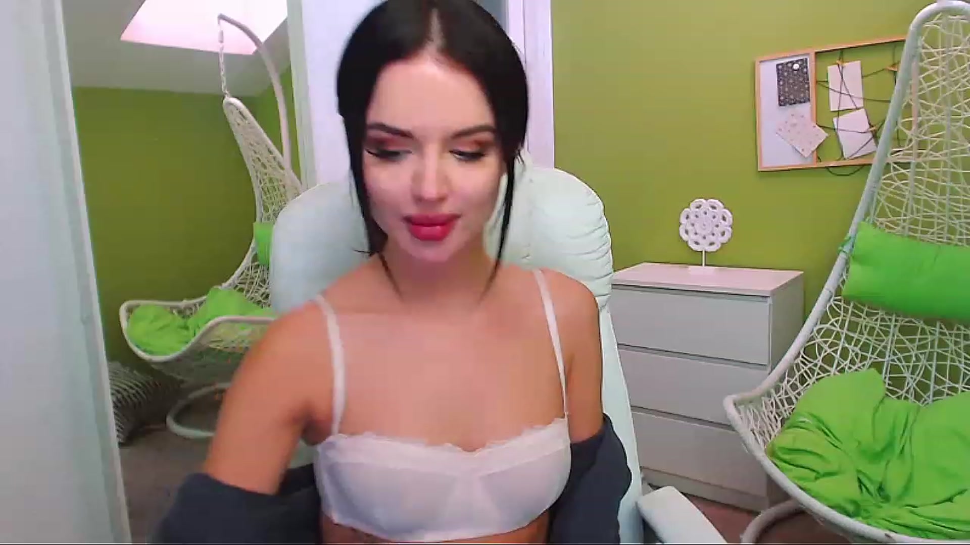 Gallery image thumbnail from JenniferMoris's myfreecams stream on, 02/02/2023, 12:45 image 8 of 20