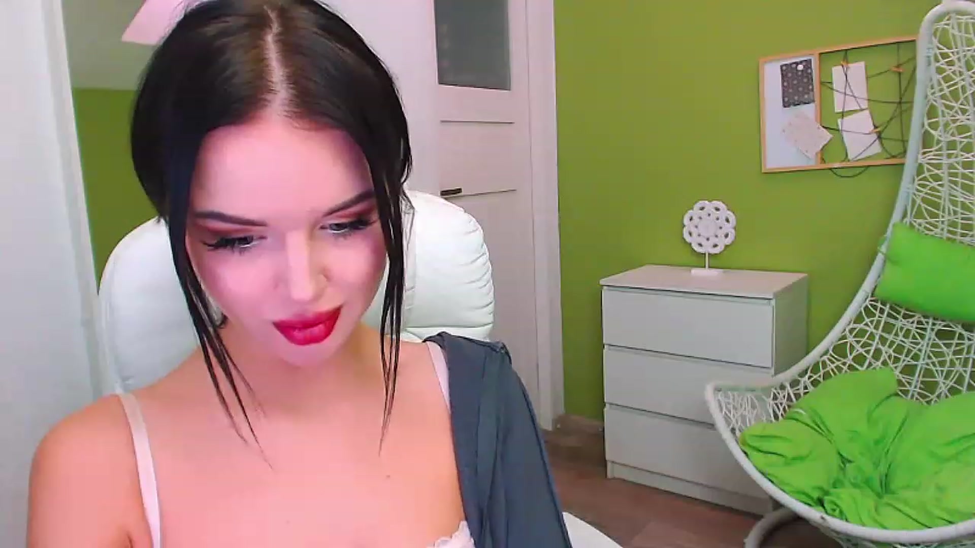 Gallery image thumbnail from JenniferMoris's myfreecams stream on, 02/02/2023, 14:14 image 5 of 20