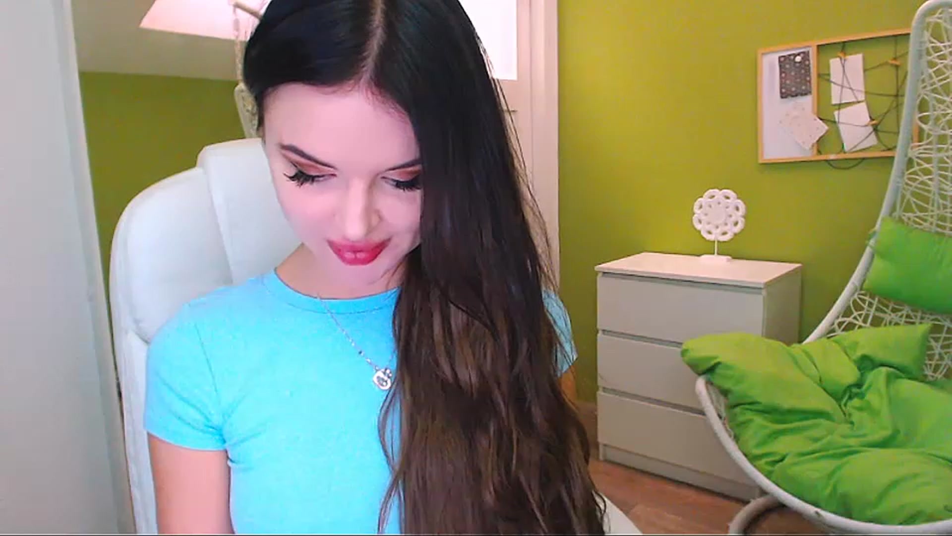 Gallery image thumbnail from JenniferMoris's myfreecams stream on, 02/13/2023, 09:21 image 18 of 20