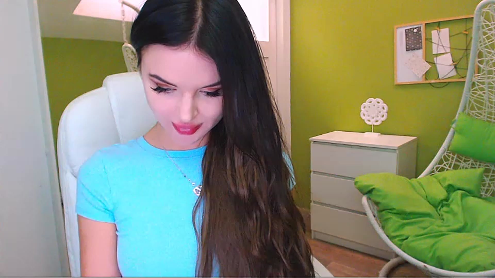 Gallery image thumbnail from JenniferMoris's myfreecams stream on, 02/13/2023, 09:21 image 17 of 20