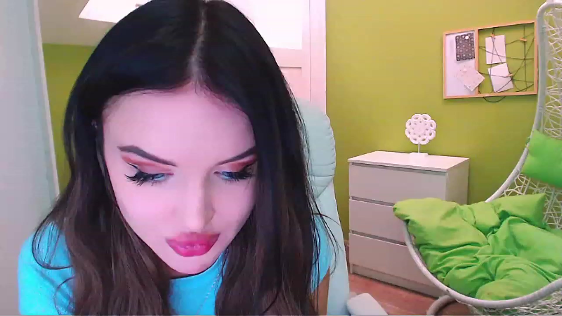Gallery image thumbnail from JenniferMoris's myfreecams stream on, 02/13/2023, 13:00 image 3 of 20