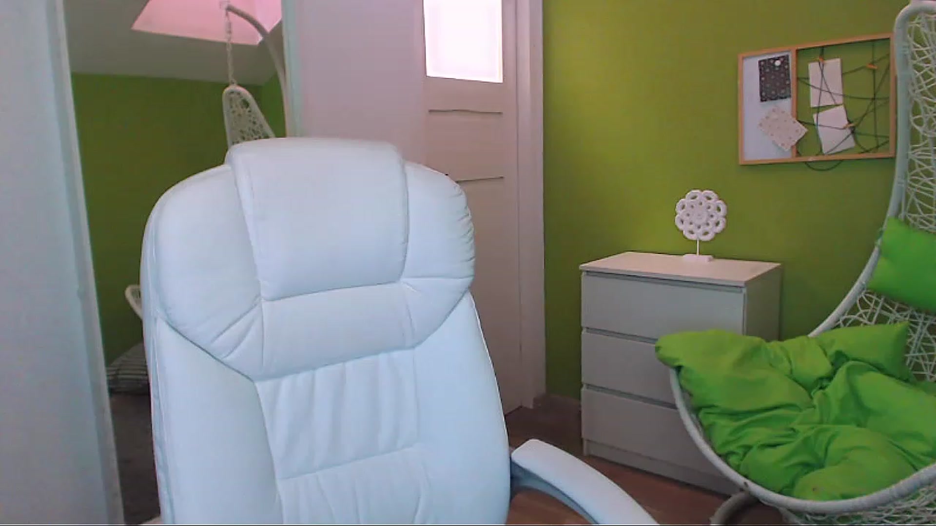 Gallery image thumbnail from JenniferMoris's myfreecams stream on, 02/13/2023, 13:00 image 20 of 20