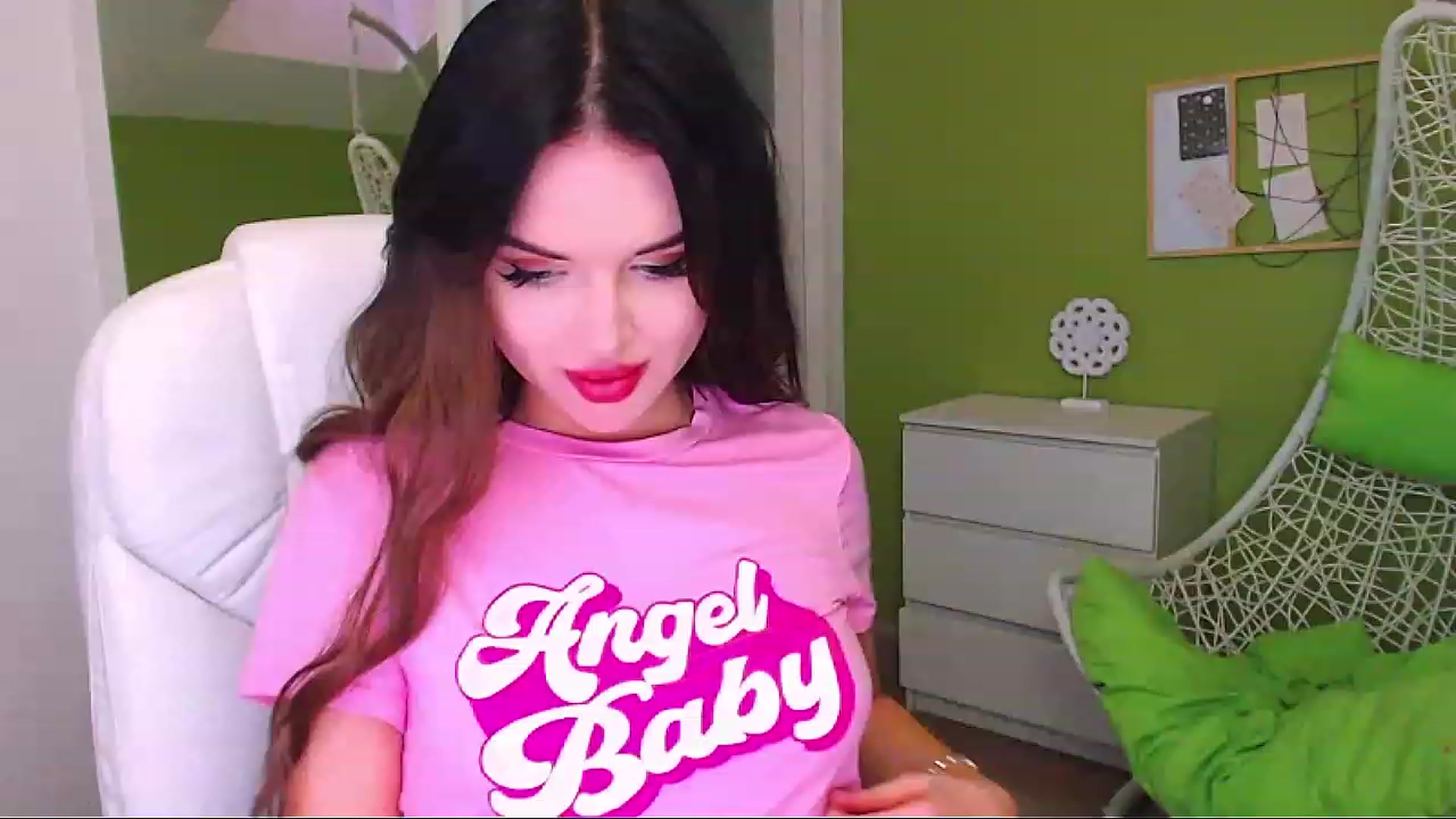 Gallery image thumbnail from JenniferMoris's myfreecams stream on, 02/14/2023, 15:35 image 9 of 20