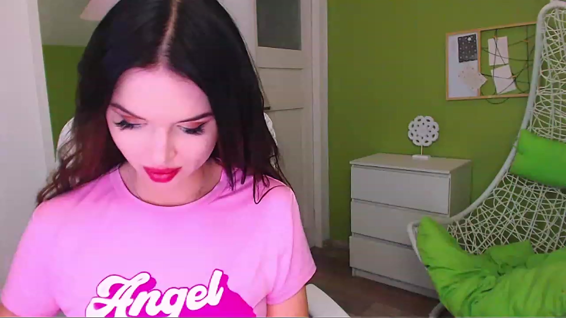 Gallery image thumbnail from JenniferMoris's myfreecams stream on, 02/14/2023, 15:35 image 11 of 20