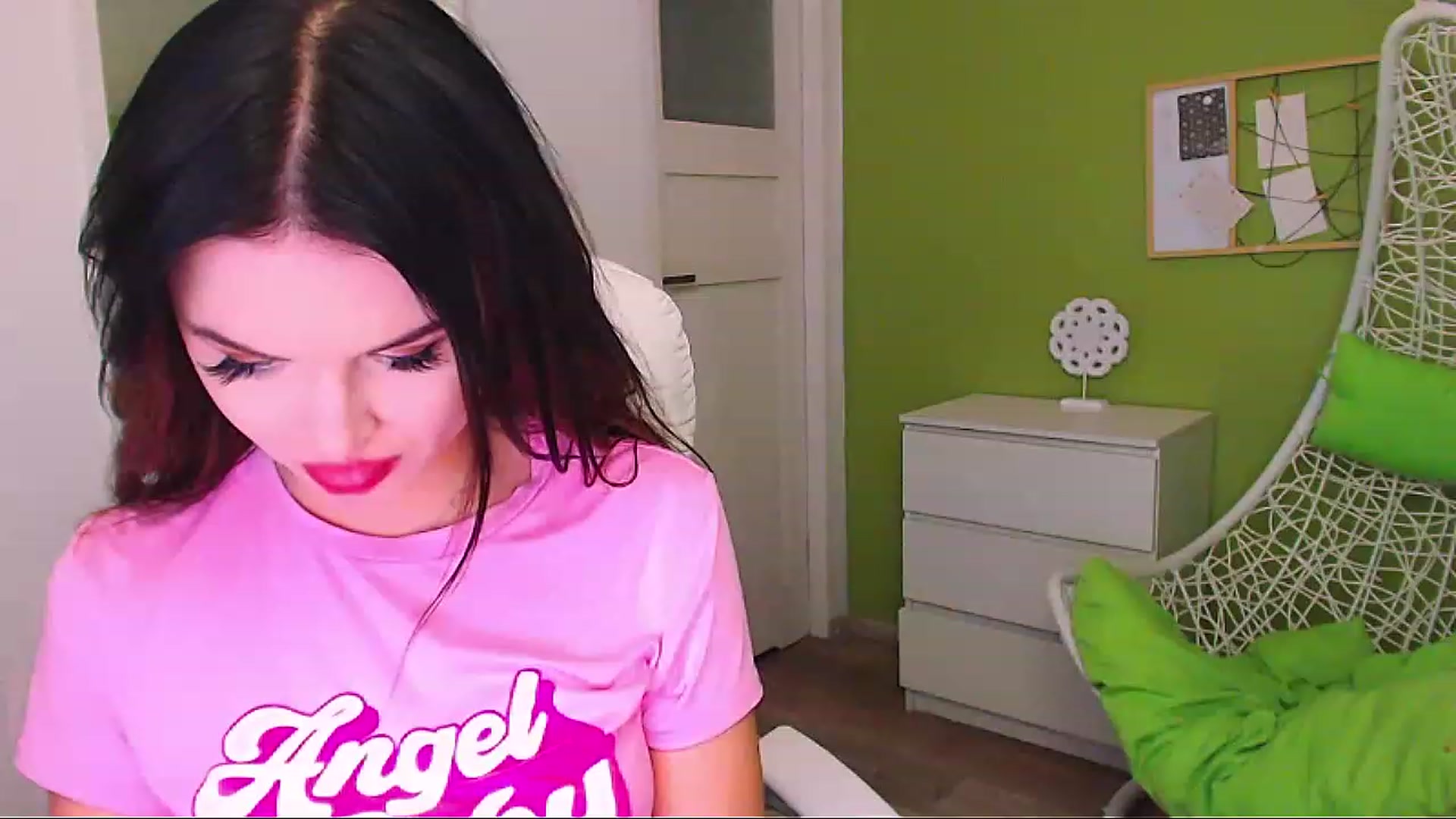 Gallery image thumbnail from JenniferMoris's myfreecams stream on, 02/14/2023, 15:35 image 13 of 20