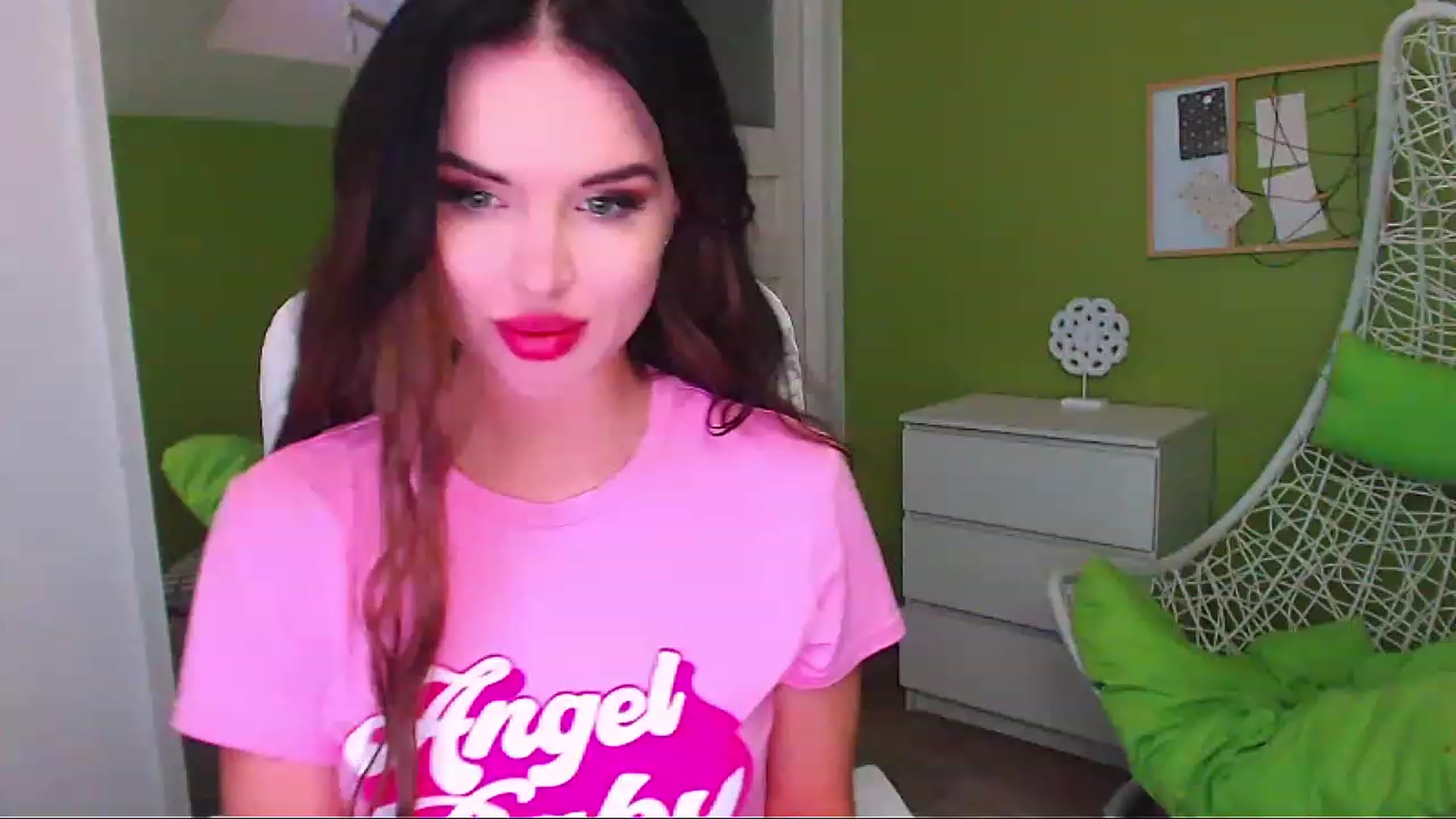 Gallery image thumbnail from JenniferMoris's myfreecams stream on, 02/14/2023, 15:35 image 19 of 20