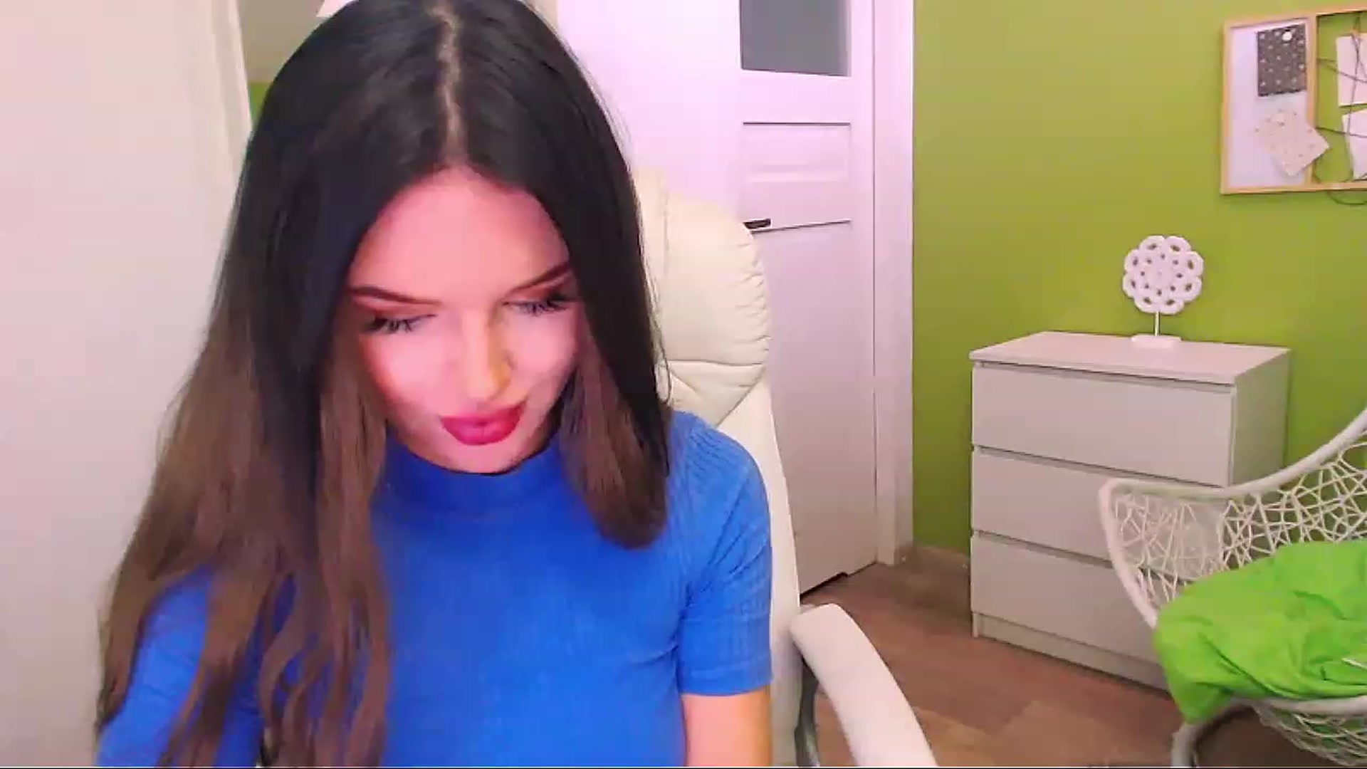 Gallery image thumbnail from JenniferMoris's myfreecams stream on, 02/20/2023, 11:53 image 3 of 20