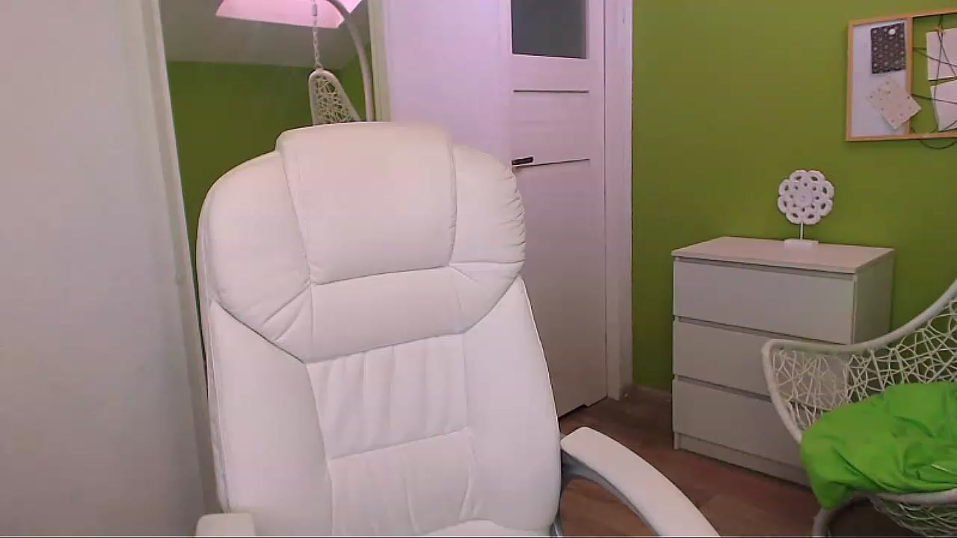 Gallery image thumbnail from JenniferMoris's myfreecams stream on, 02/20/2023, 11:53 image 20 of 20