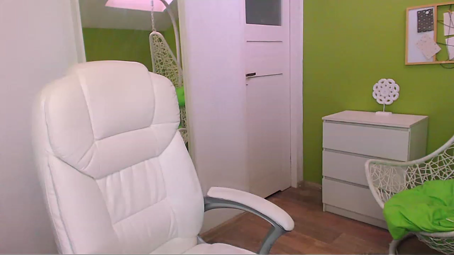 Gallery image thumbnail from JenniferMoris's myfreecams stream on, 02/20/2023, 11:53 image 5 of 20