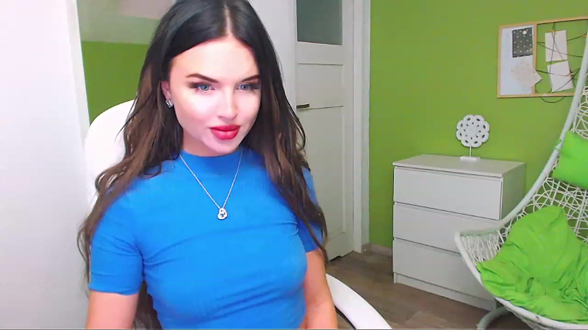 Gallery image thumbnail from JenniferMoris's myfreecams stream on, 02/20/2023, 14:55 image 11 of 20
