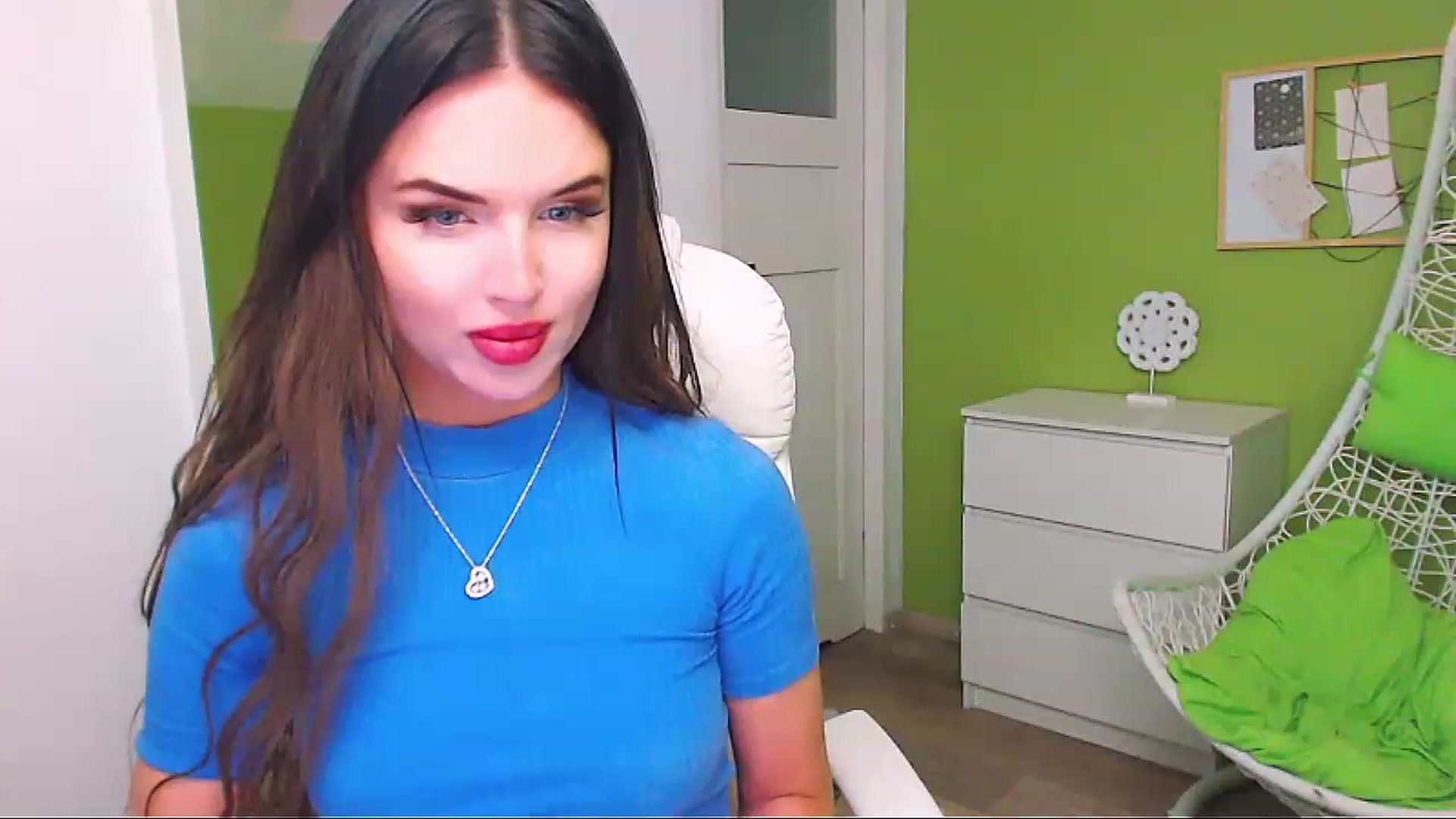 Gallery image thumbnail from JenniferMoris's myfreecams stream on, 02/20/2023, 14:55 image 15 of 20