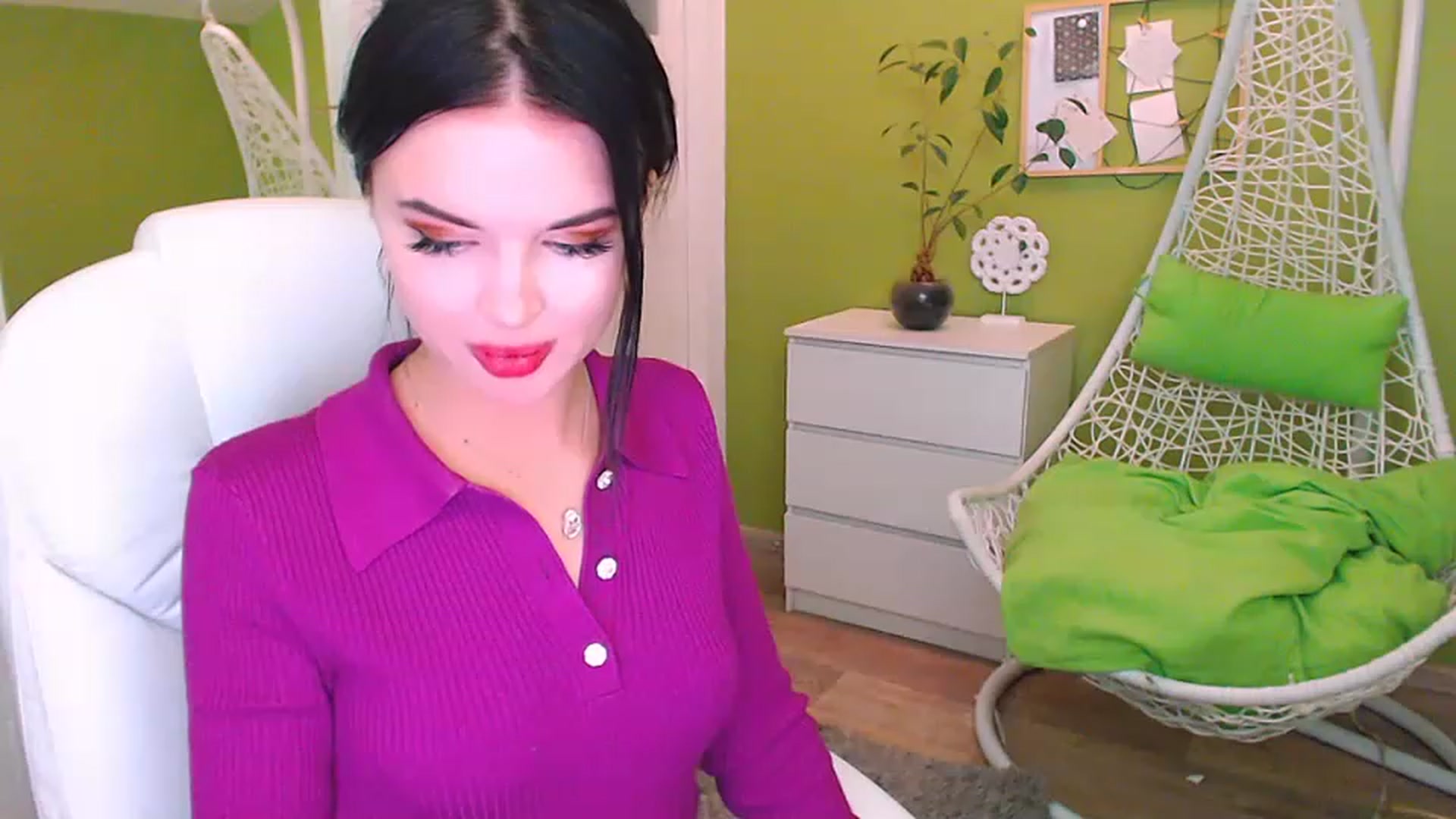 Gallery image thumbnail from JenniferMoris's myfreecams stream on, 02/24/2023, 09:11 image 14 of 20