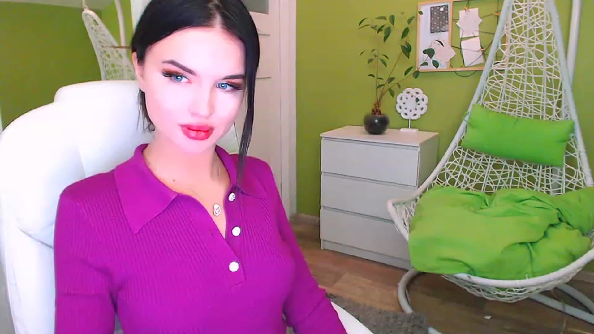 Gallery image thumbnail from JenniferMoris's myfreecams stream on, 02/24/2023, 09:11 image 19 of 20