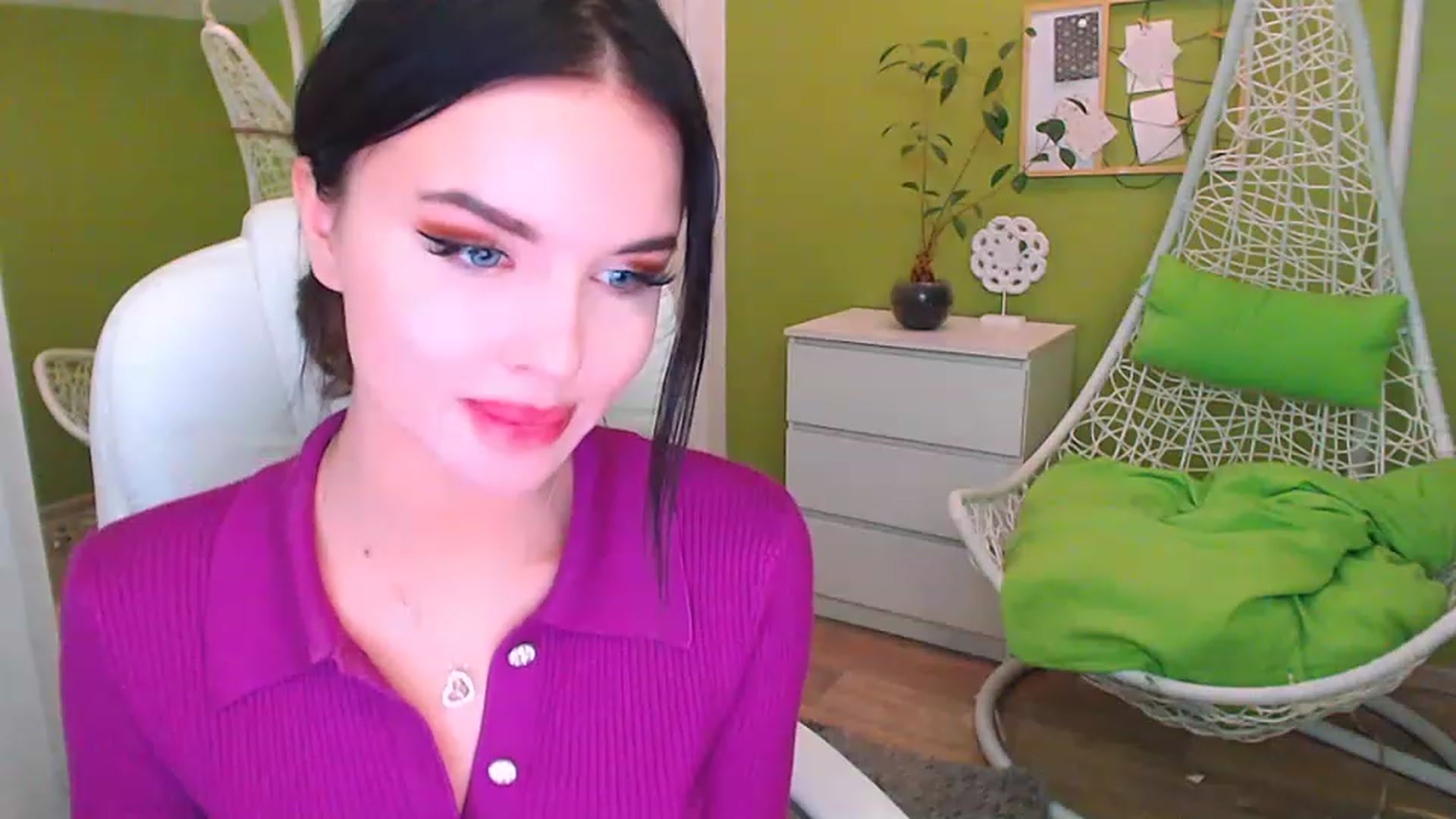 Gallery image thumbnail from JenniferMoris's myfreecams stream on, 02/24/2023, 09:11 image 15 of 20