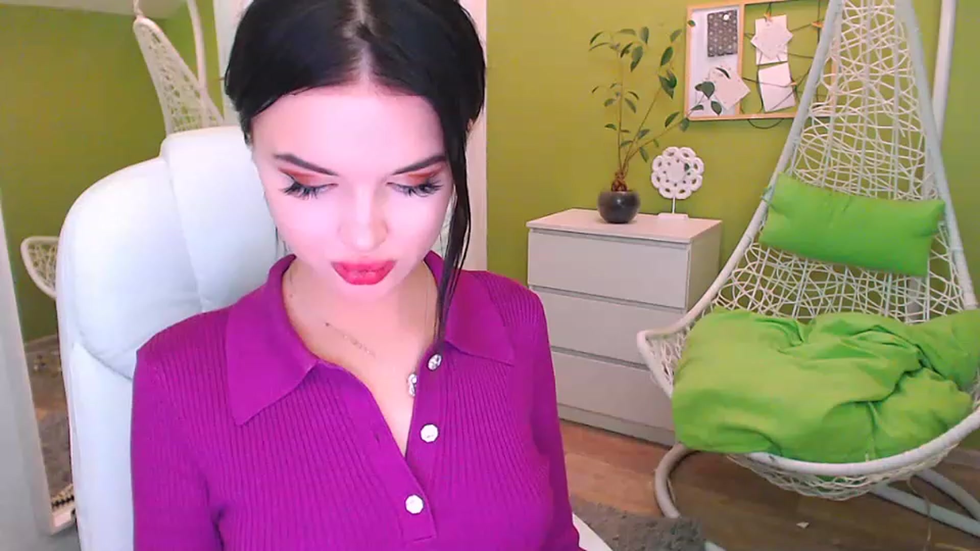 Gallery image thumbnail from JenniferMoris's myfreecams stream on, 02/24/2023, 09:11 image 6 of 20