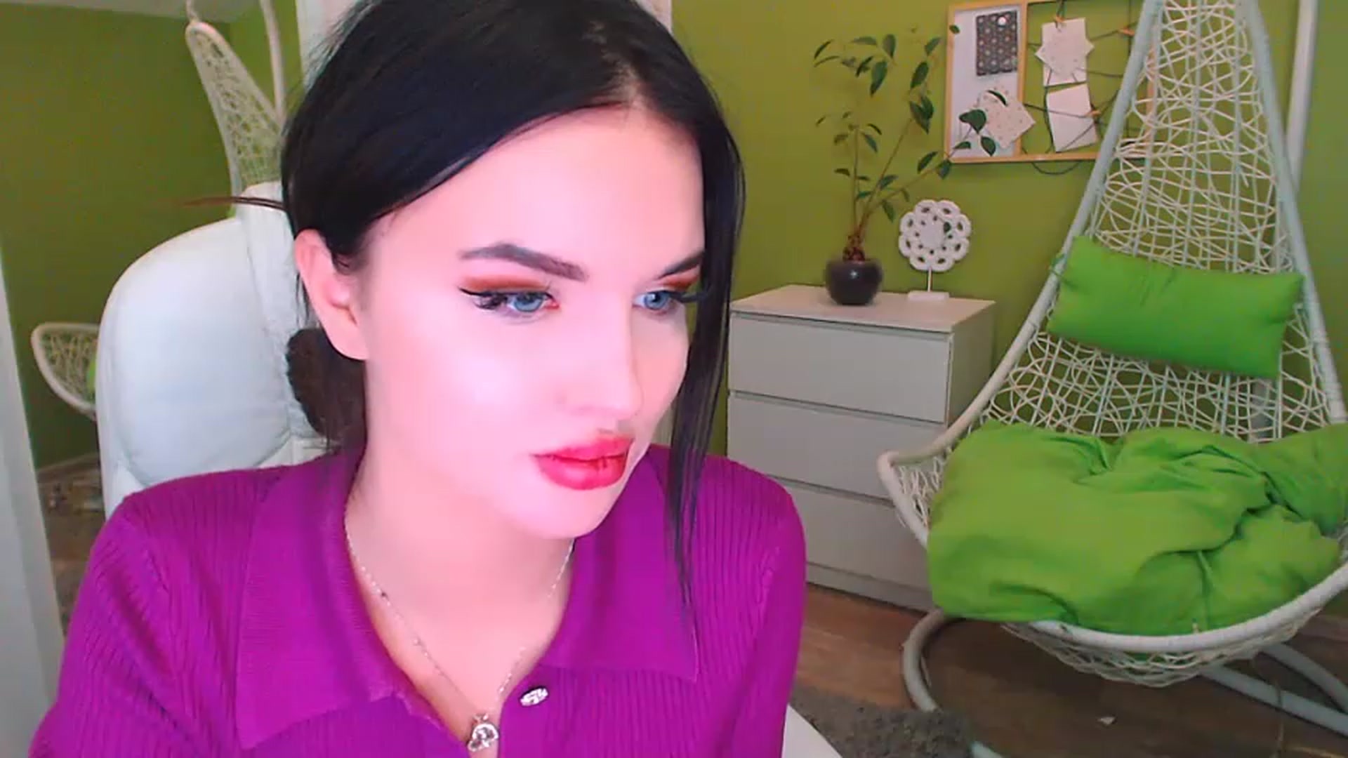 Gallery image thumbnail from JenniferMoris's myfreecams stream on, 02/24/2023, 09:11 image 16 of 20