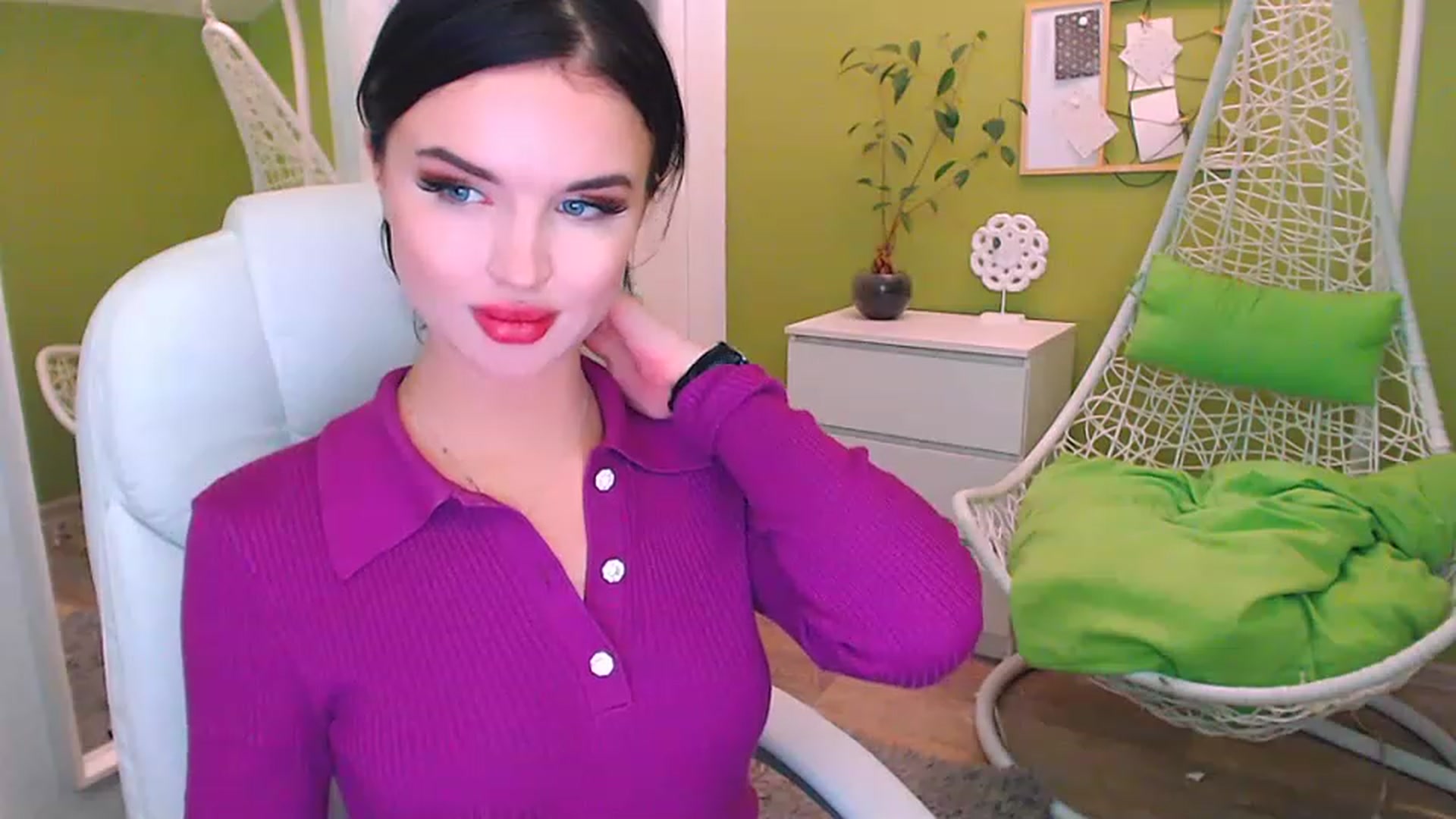 Gallery image thumbnail from JenniferMoris's myfreecams stream on, 02/24/2023, 10:38 image 4 of 20