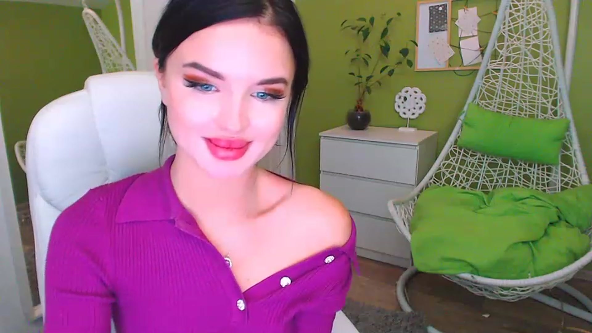 Gallery image thumbnail from JenniferMoris's myfreecams stream on, 02/24/2023, 10:38 image 14 of 20