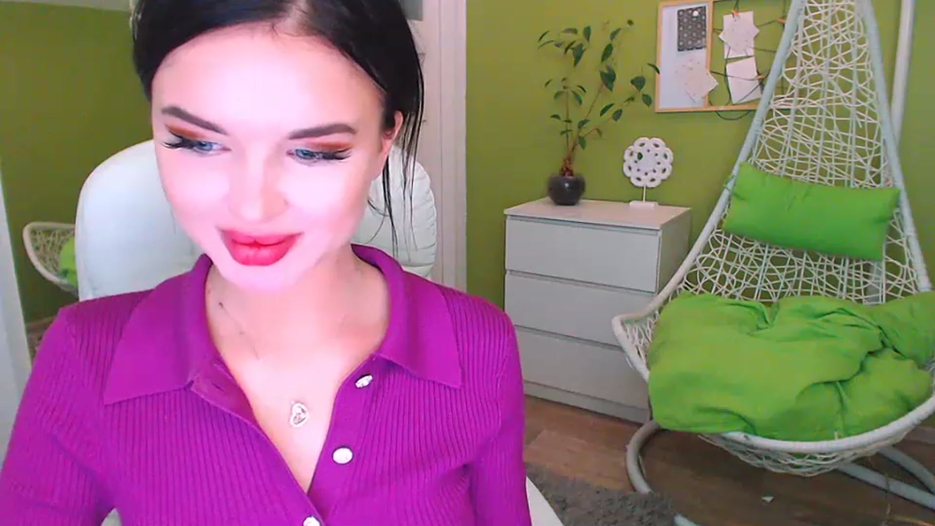 Gallery image thumbnail from JenniferMoris's myfreecams stream on, 02/24/2023, 10:38 image 13 of 20