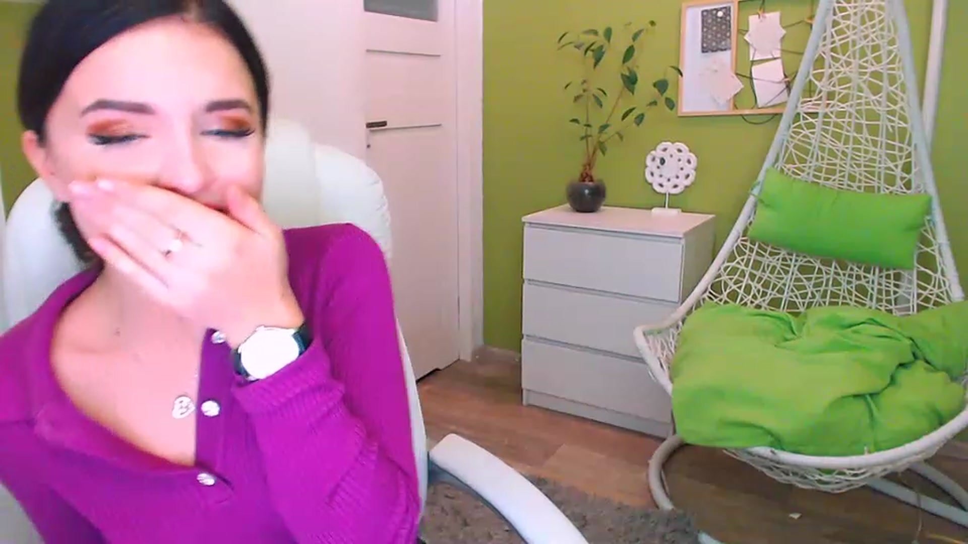 Gallery image thumbnail from JenniferMoris's myfreecams stream on, 02/24/2023, 10:38 image 12 of 20