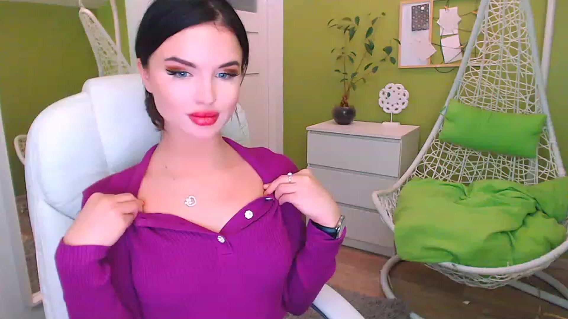 Gallery image thumbnail from JenniferMoris's myfreecams stream on, 02/24/2023, 10:38 image 6 of 20