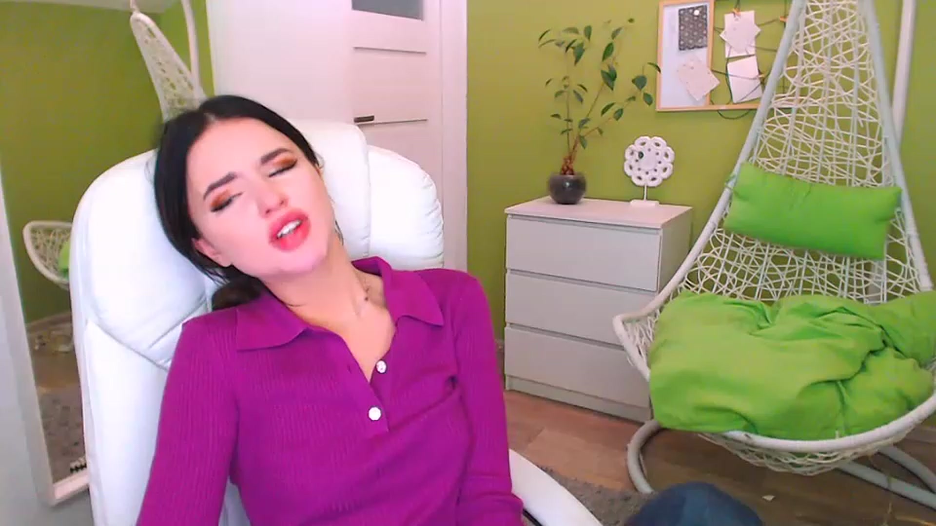 Gallery image thumbnail from JenniferMoris's myfreecams stream on, 02/24/2023, 13:56 image 15 of 20
