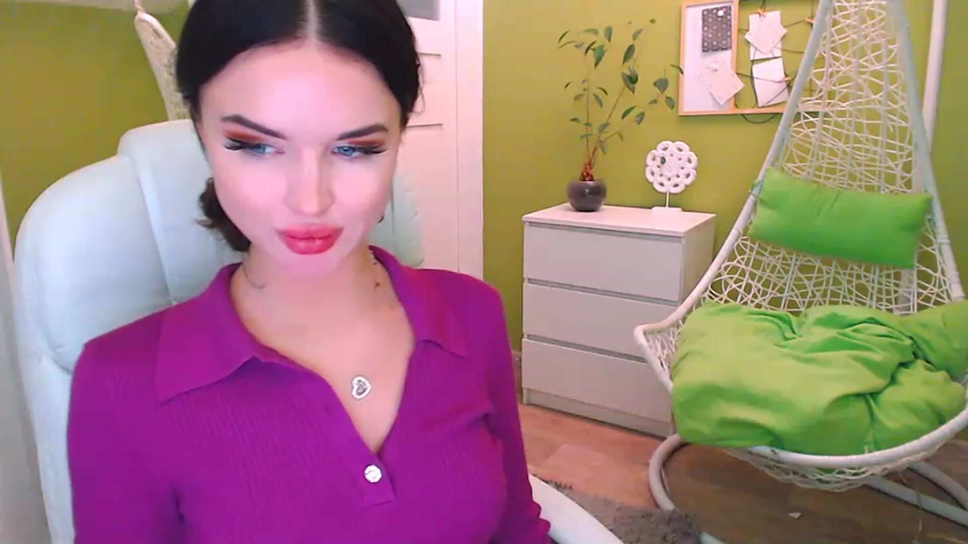 Gallery image thumbnail from JenniferMoris's myfreecams stream on, 02/24/2023, 13:56 image 16 of 20