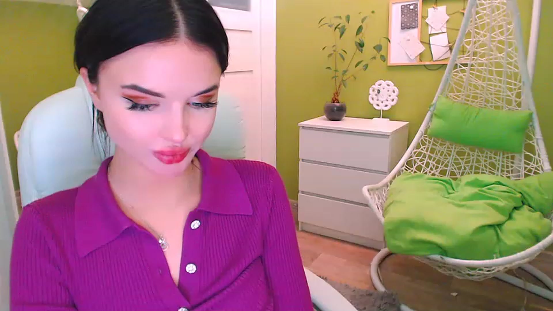 Gallery image thumbnail from JenniferMoris's myfreecams stream on, 02/24/2023, 13:56 image 9 of 20