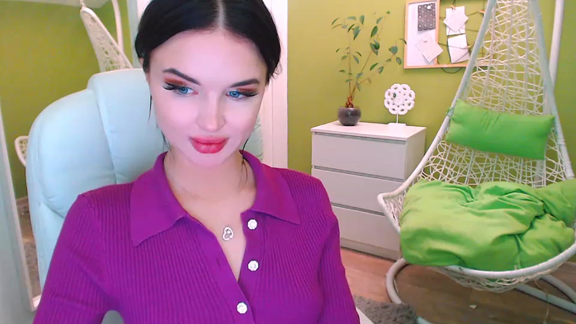 Gallery image thumbnail from JenniferMoris's myfreecams stream on, 02/24/2023, 13:56 image 8 of 20