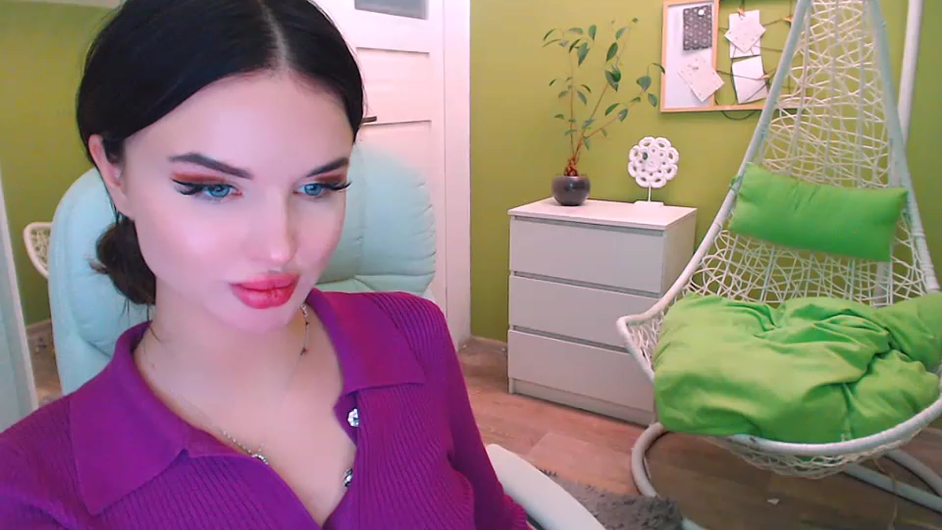 Gallery image thumbnail from JenniferMoris's myfreecams stream on, 02/24/2023, 13:56 image 14 of 20