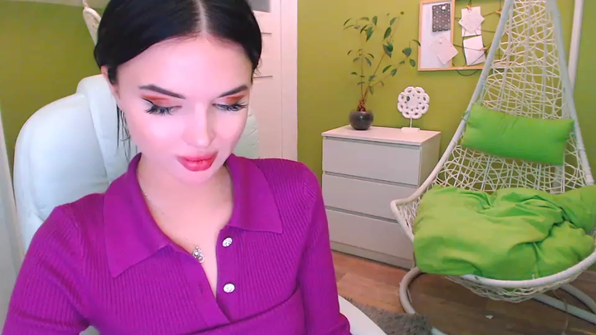 Gallery image thumbnail from JenniferMoris's myfreecams stream on, 02/24/2023, 13:56 image 10 of 20