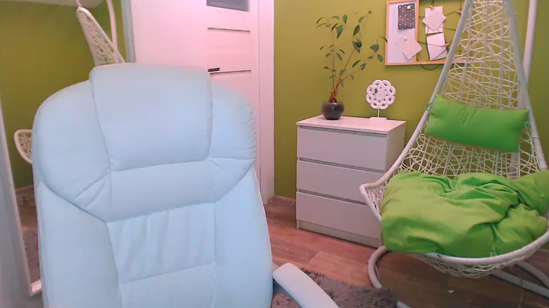 Gallery image thumbnail from JenniferMoris's myfreecams stream on, 02/24/2023, 13:56 image 5 of 20