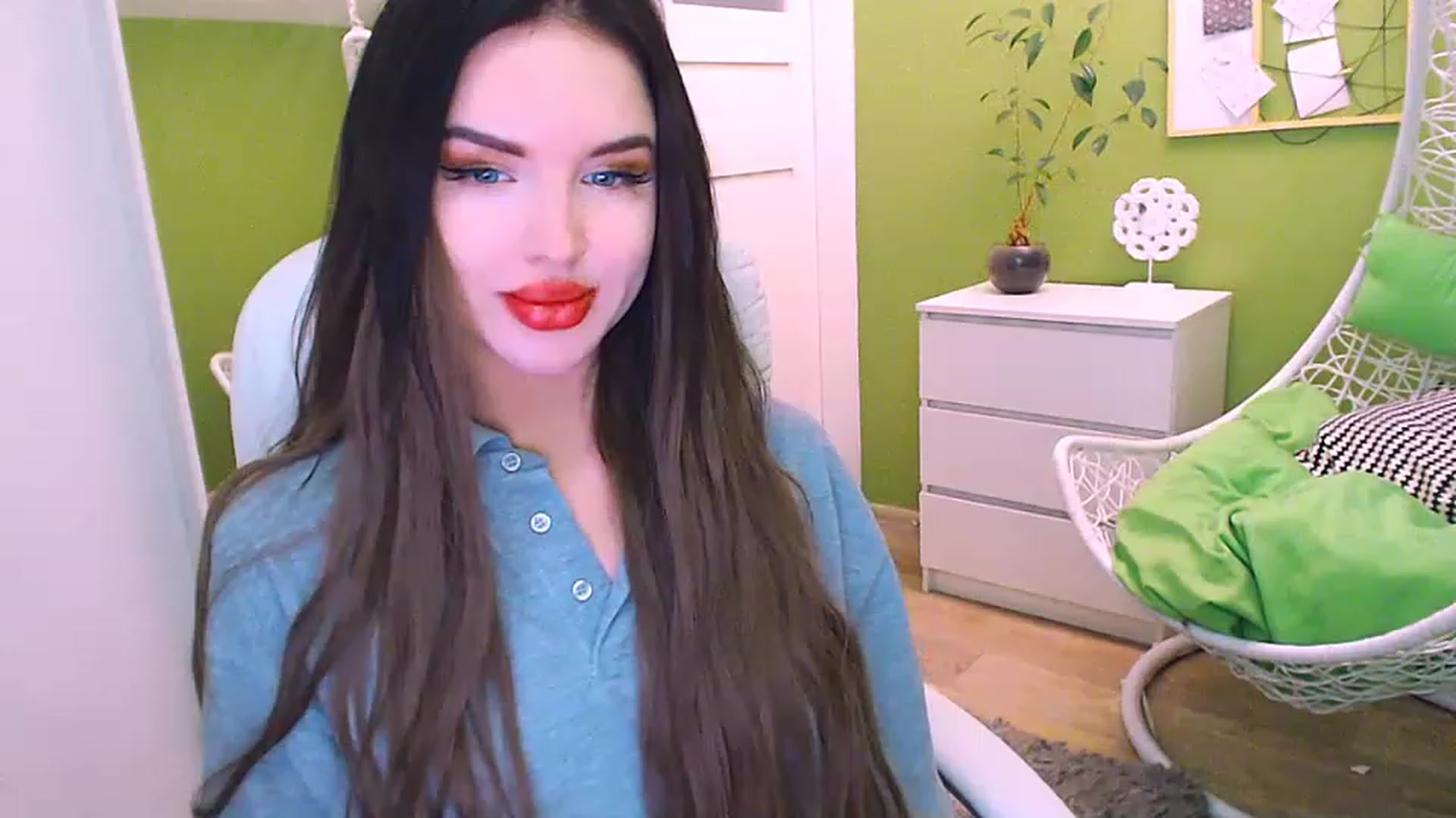 Gallery image thumbnail from JenniferMoris's myfreecams stream on, 02/27/2023, 09:54 image 16 of 20