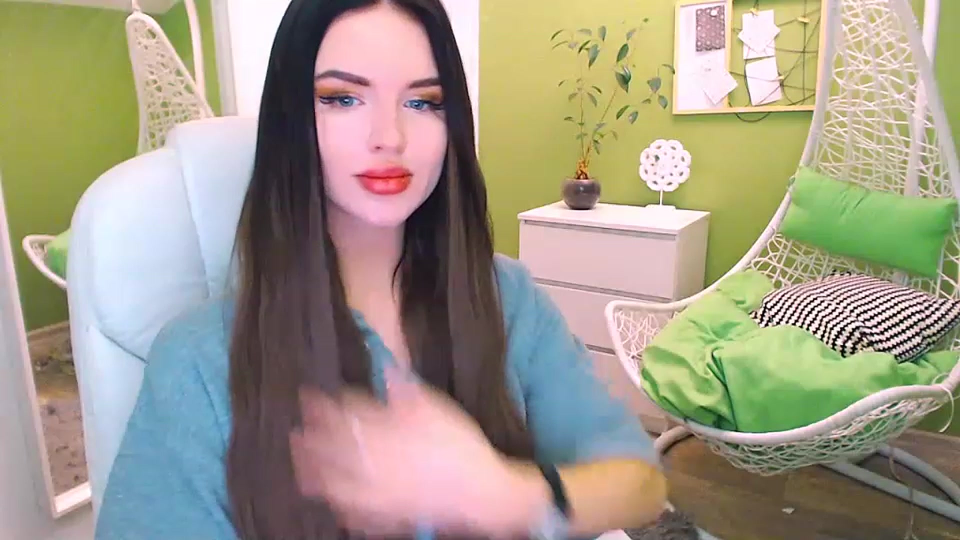 Gallery image thumbnail from JenniferMoris's myfreecams stream on, 02/27/2023, 09:54 image 4 of 20