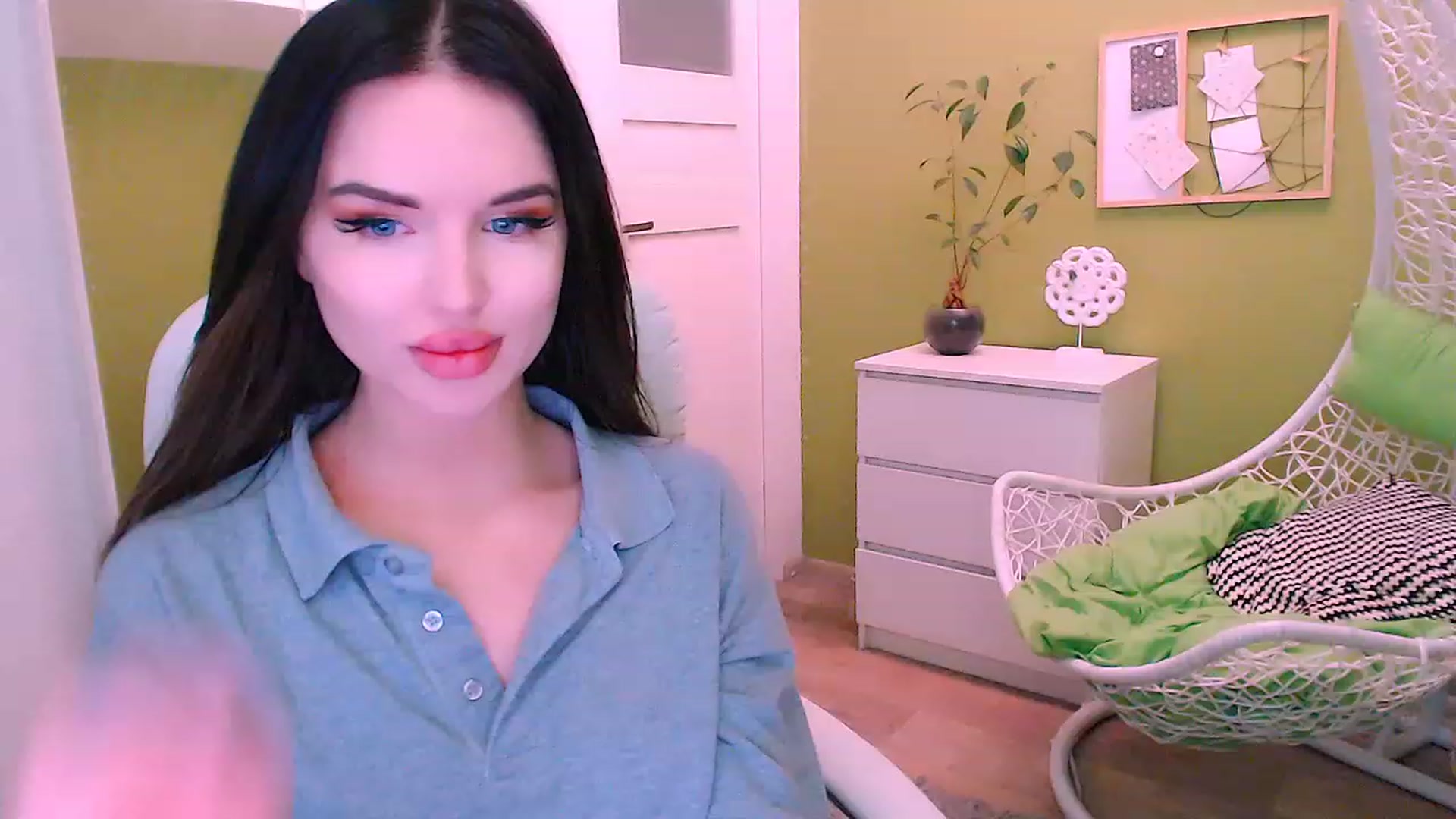 Gallery image thumbnail from JenniferMoris's myfreecams stream on, 02/27/2023, 13:23 image 9 of 20