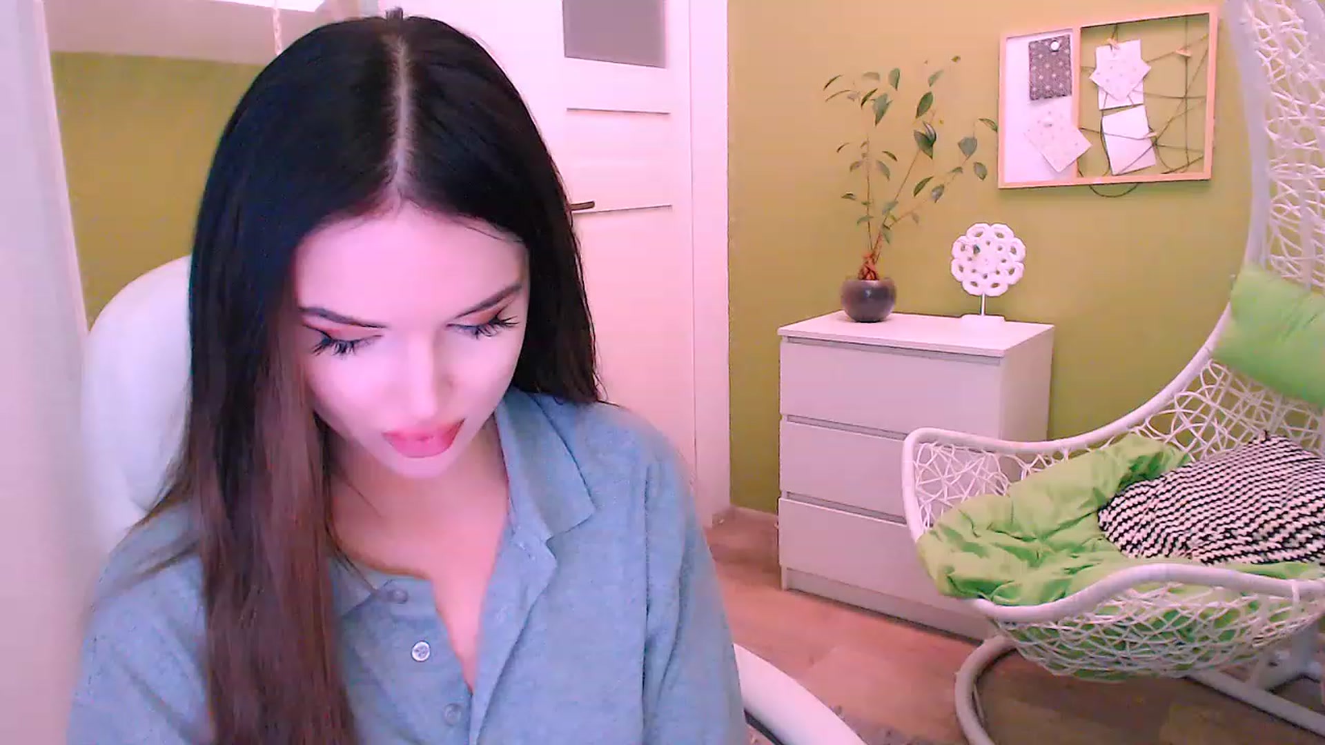 Gallery image thumbnail from JenniferMoris's myfreecams stream on, 02/27/2023, 13:23 image 4 of 20