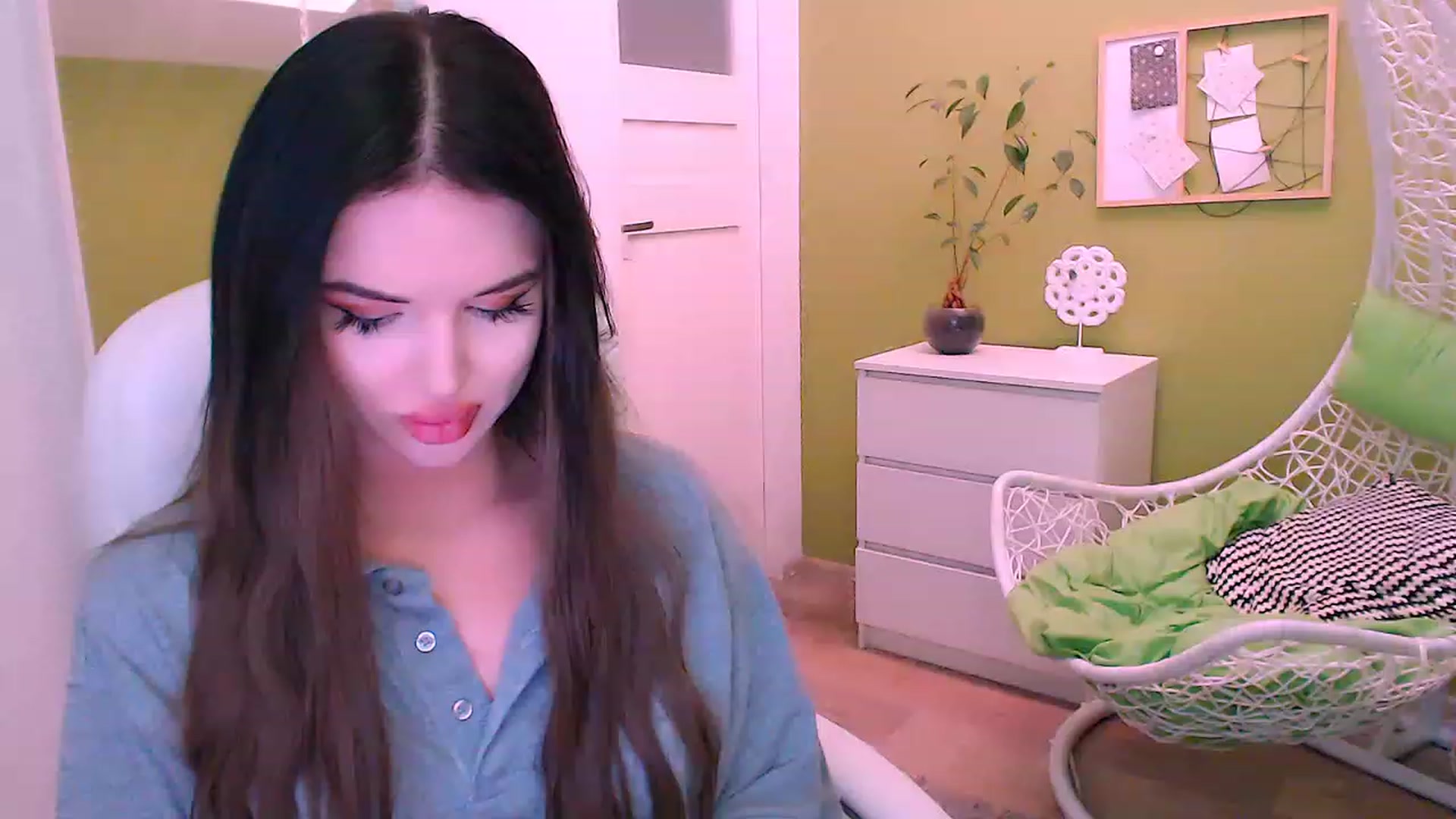 Gallery image thumbnail from JenniferMoris's myfreecams stream on, 02/27/2023, 13:23 image 1 of 20