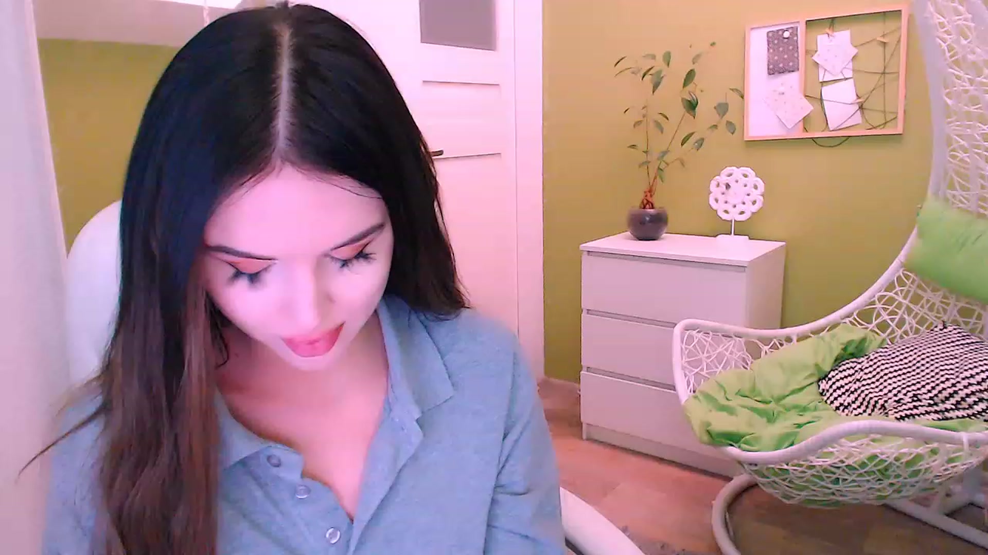 Gallery image thumbnail from JenniferMoris's myfreecams stream on, 02/27/2023, 13:23 image 6 of 20