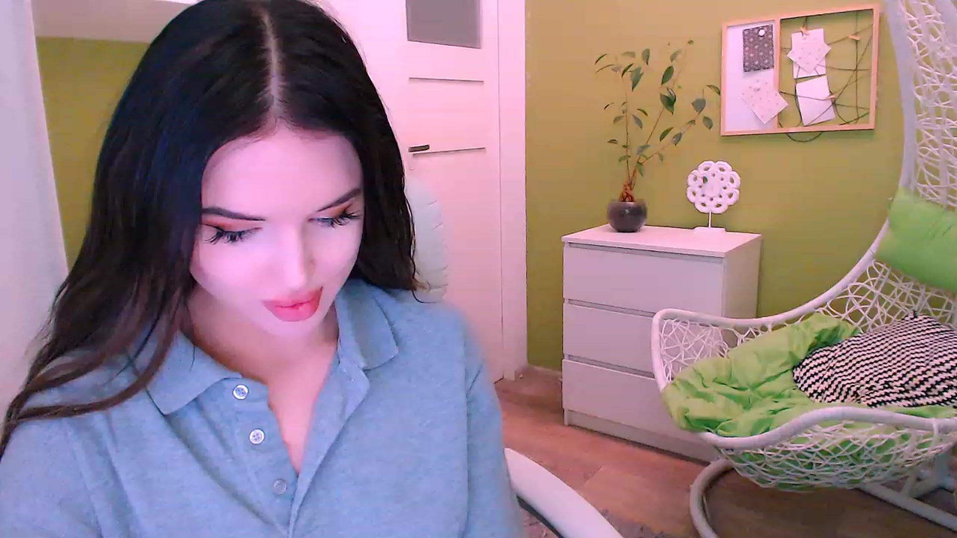 Gallery image thumbnail from JenniferMoris's myfreecams stream on, 02/27/2023, 13:23 image 15 of 20