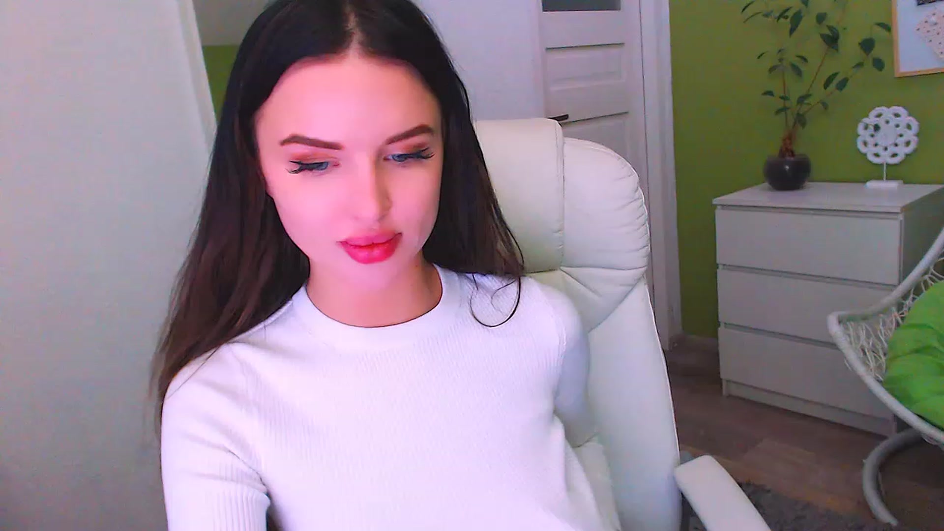 Gallery image thumbnail from JenniferMoris's myfreecams stream on, 02/28/2023, 15:20 image 11 of 20