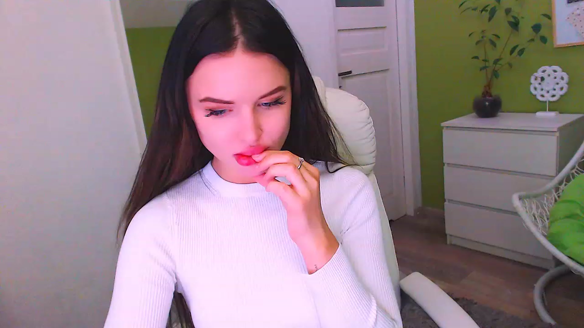 Gallery image thumbnail from JenniferMoris's myfreecams stream on, 02/28/2023, 15:20 image 8 of 20