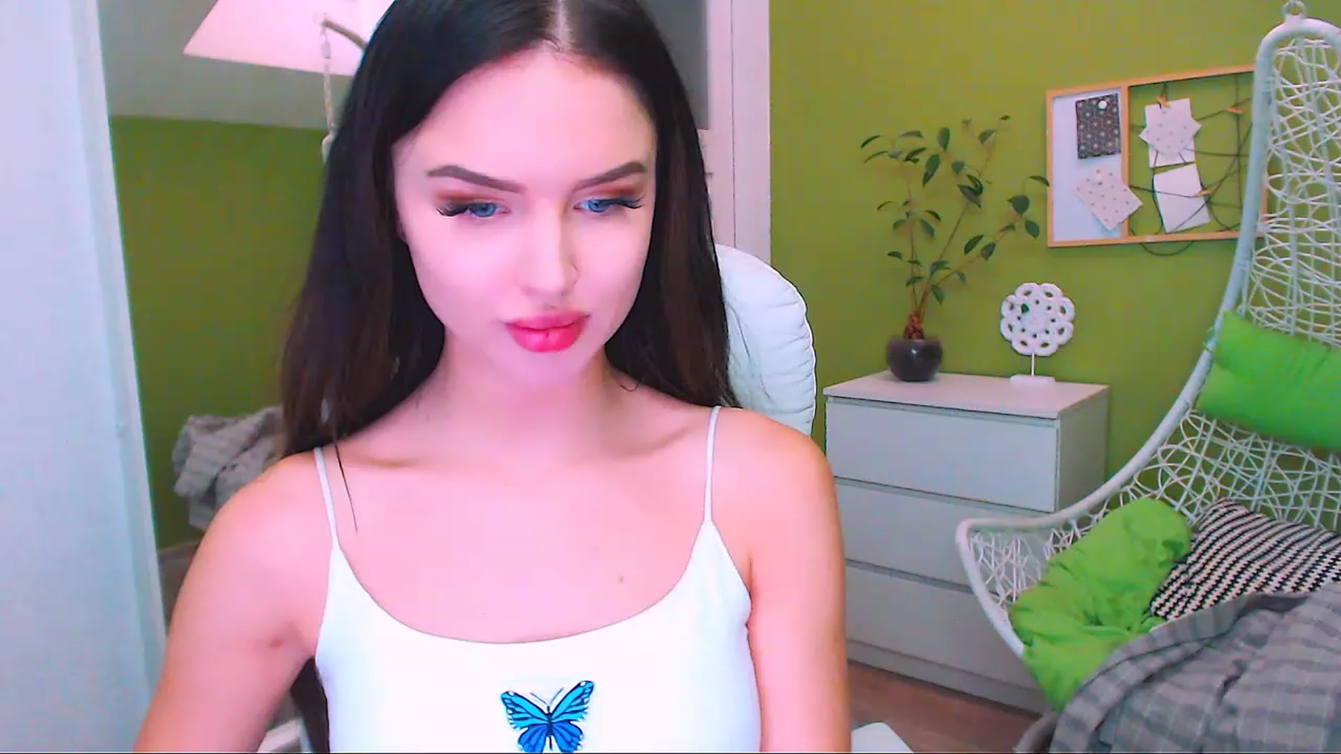 Gallery image thumbnail from JenniferMoris's myfreecams stream on, 03/03/2023, 13:35 image 15 of 20