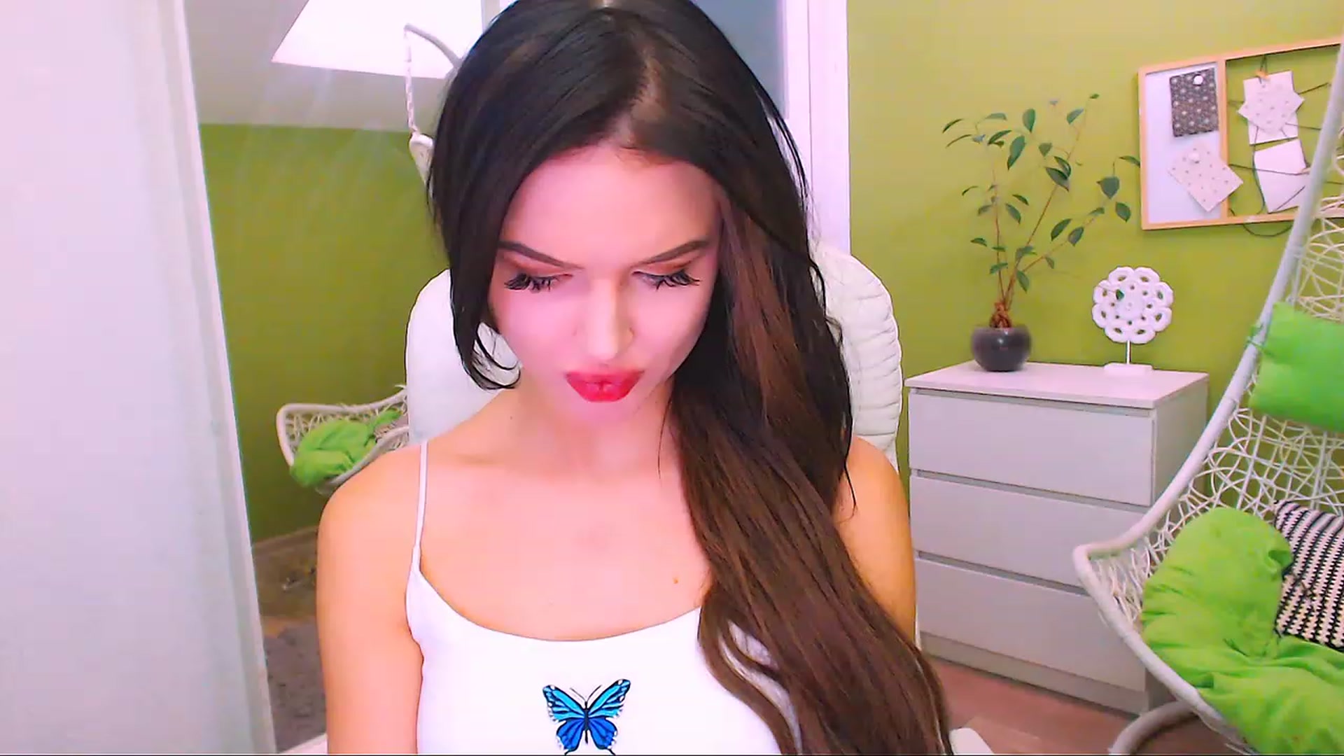 Gallery image thumbnail from JenniferMoris's myfreecams stream on, 03/03/2023, 13:35 image 8 of 20