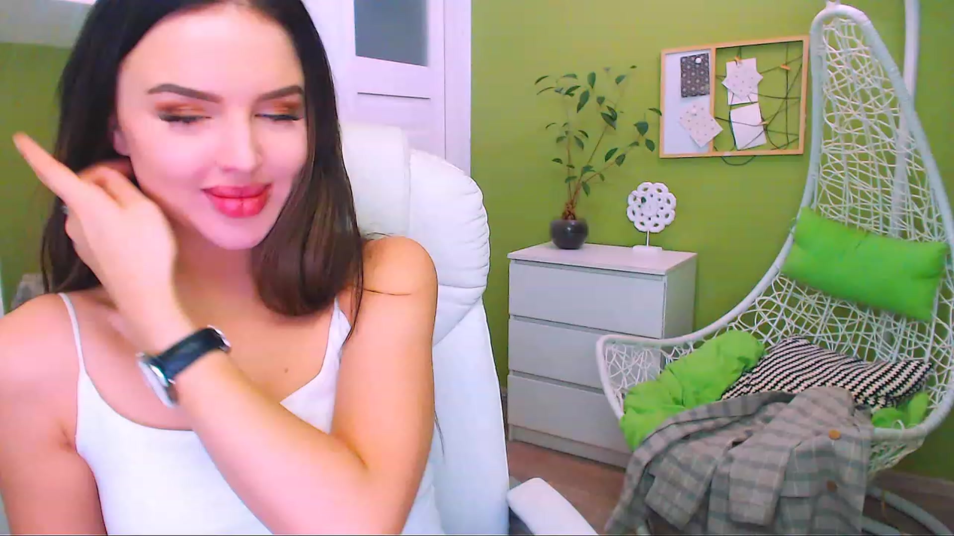 Gallery image thumbnail from JenniferMoris's myfreecams stream on, 03/03/2023, 13:35 image 17 of 20