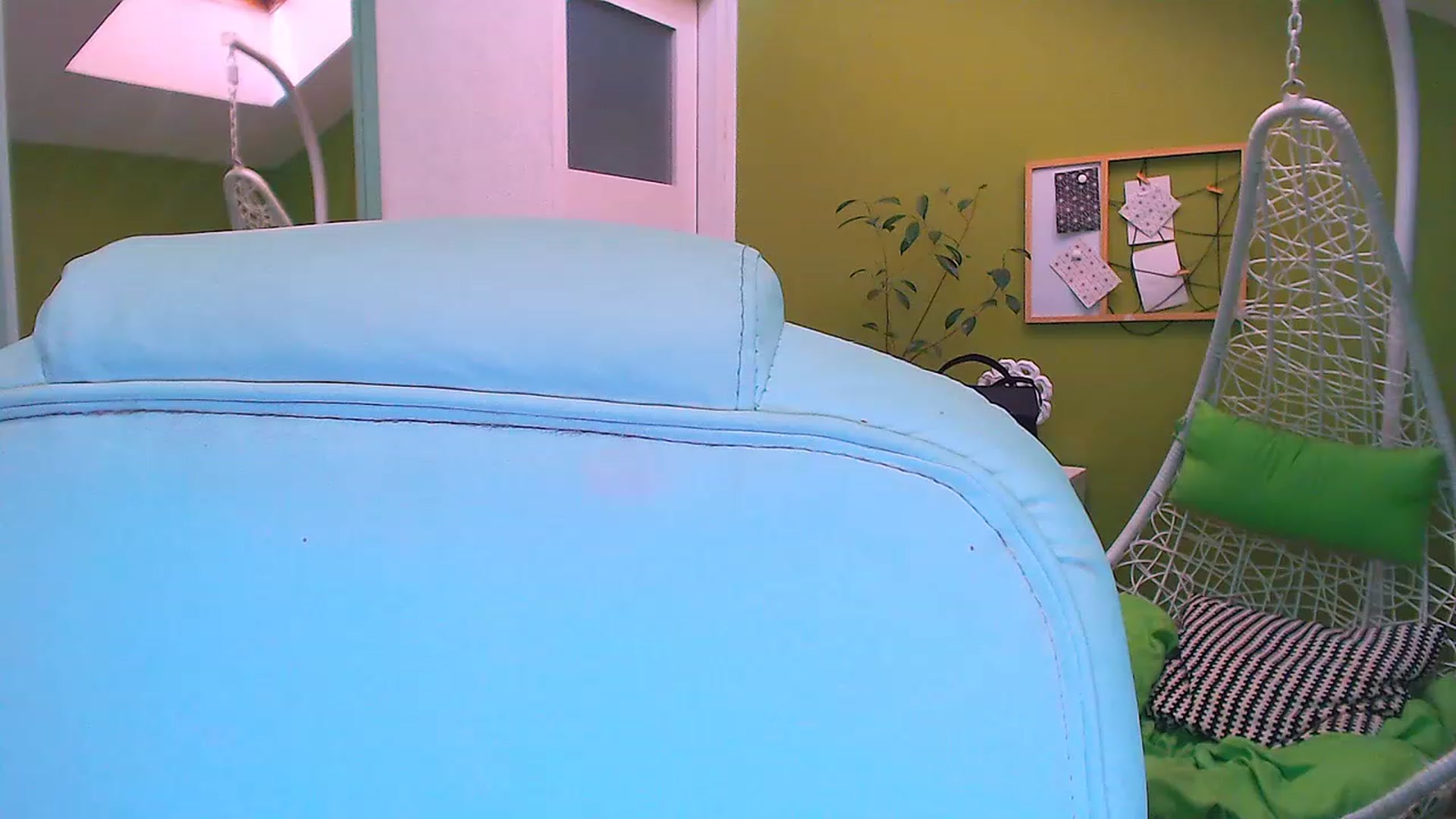 Gallery image thumbnail from JenniferMoris's myfreecams stream on, 03/06/2023, 10:35 image 16 of 20
