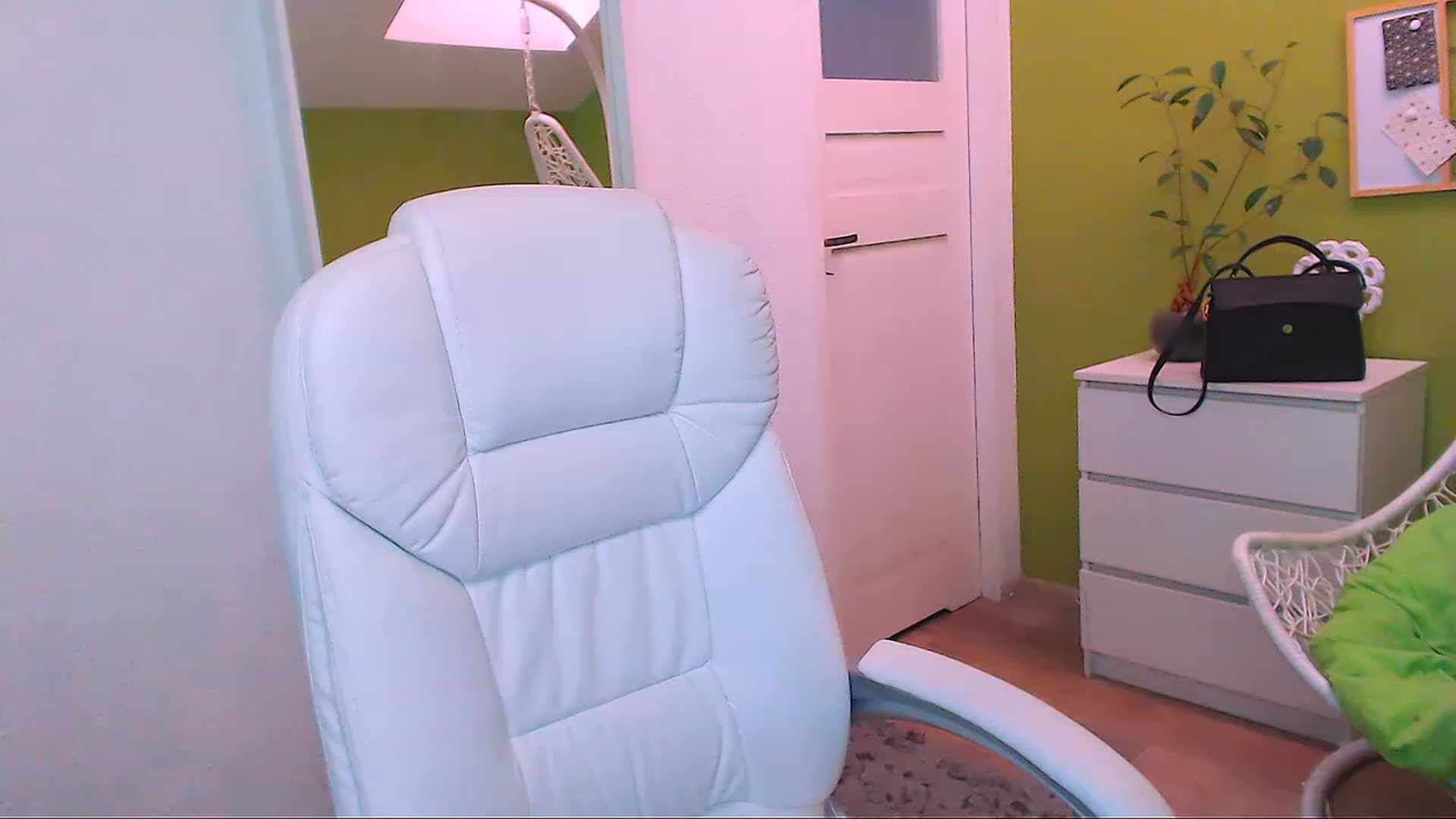 Gallery image thumbnail from JenniferMoris's myfreecams stream on, 03/06/2023, 11:44 image 13 of 20